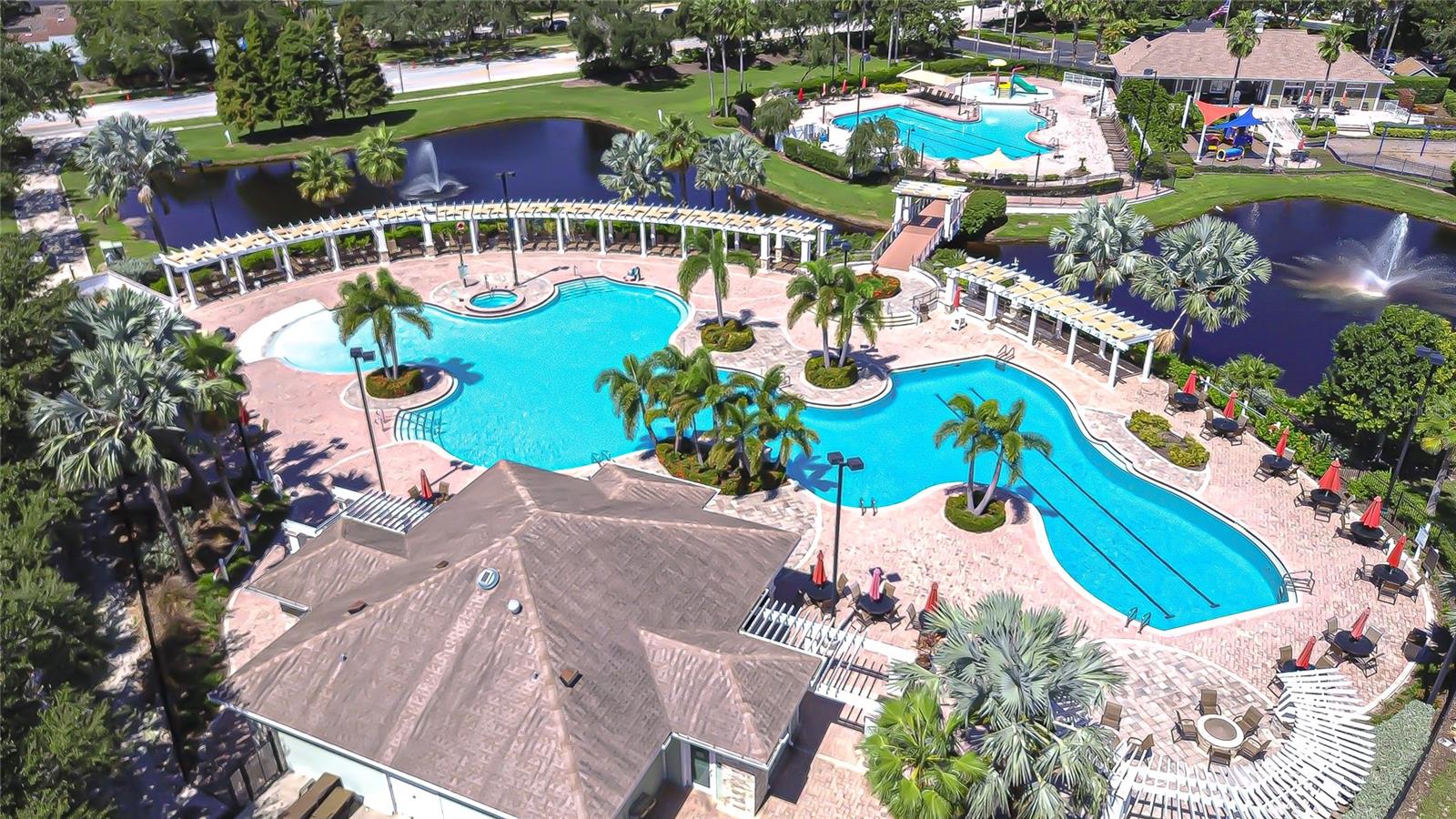 Huge pool!