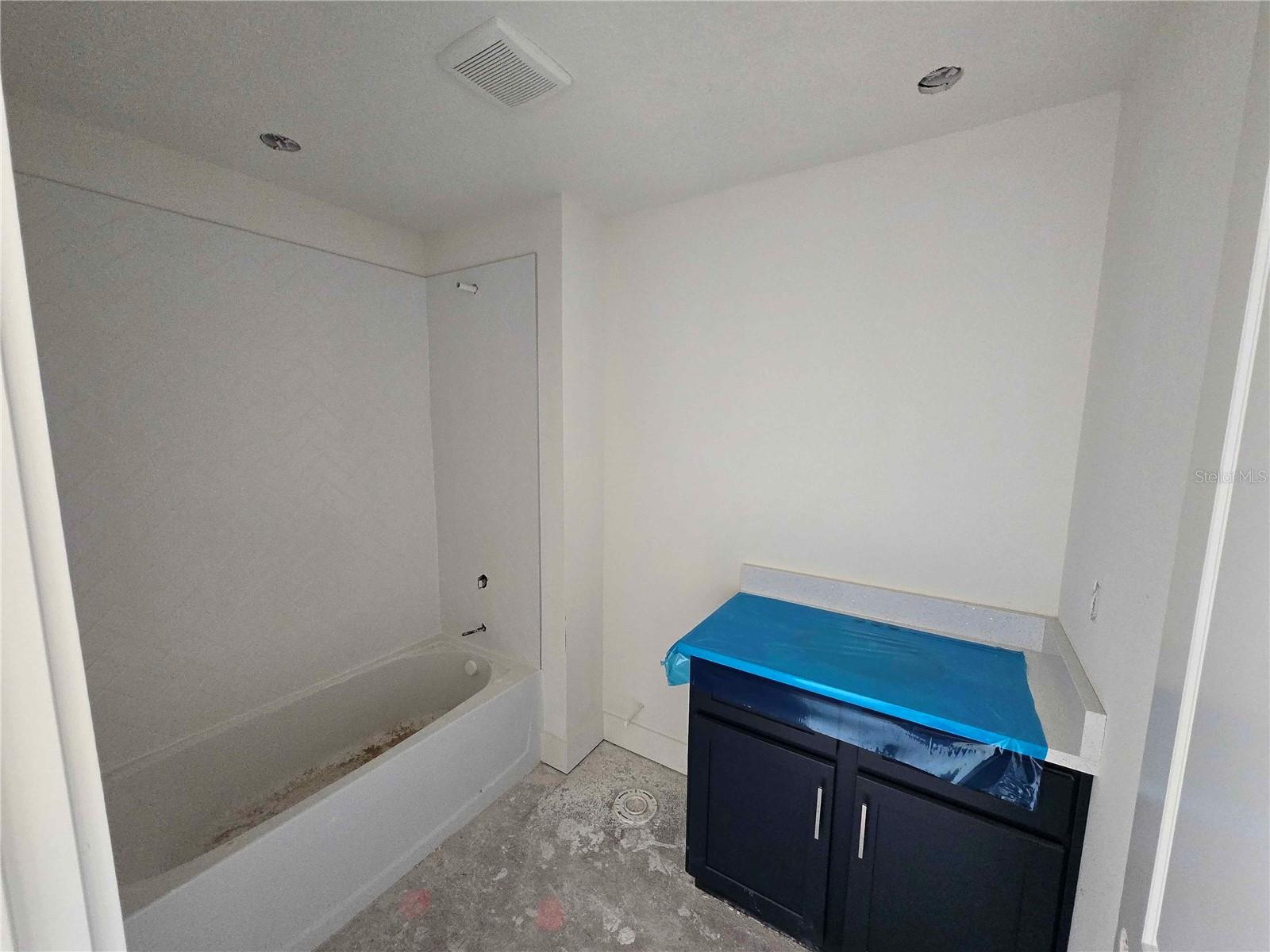 Full Guest Bathroom
