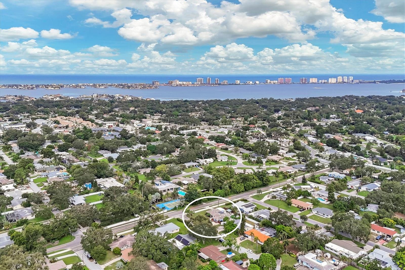 Only a short drive to shopping, dining, the intercoastal waterways and sugar sand beaches!