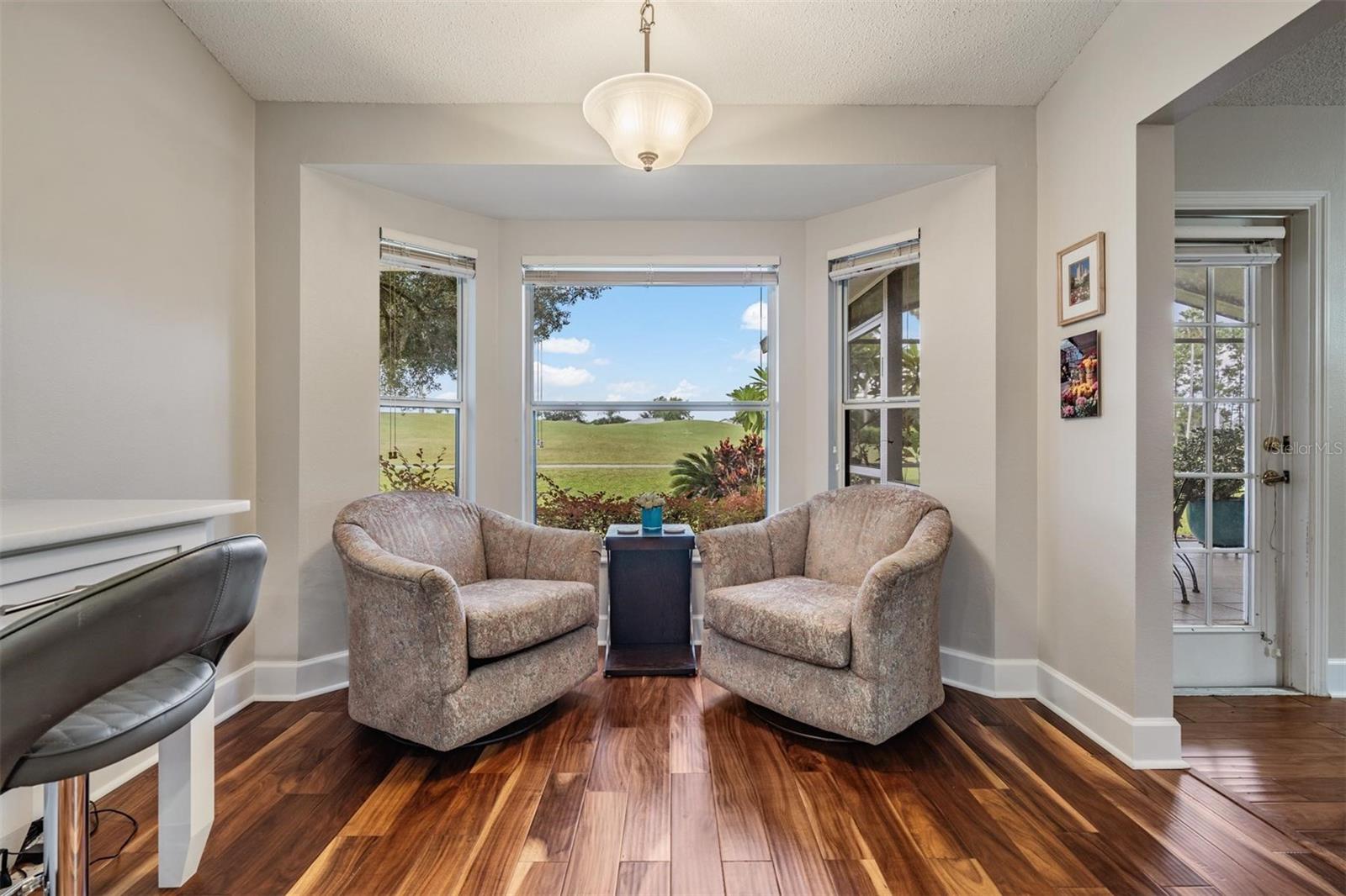 What a lovely kitchen nook - a pleasure spot for your morning coffee