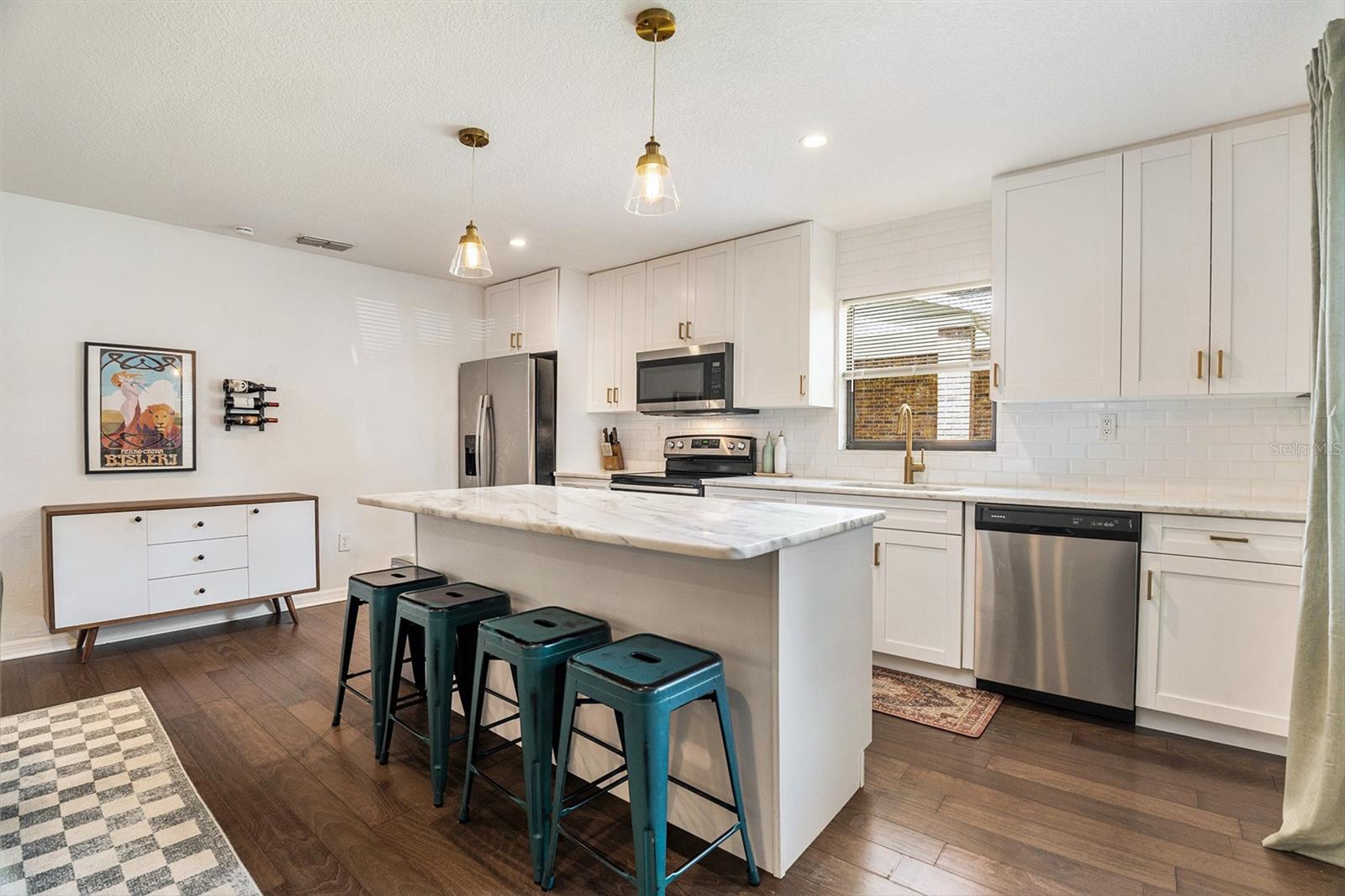 Beautifully updated open kitchen
