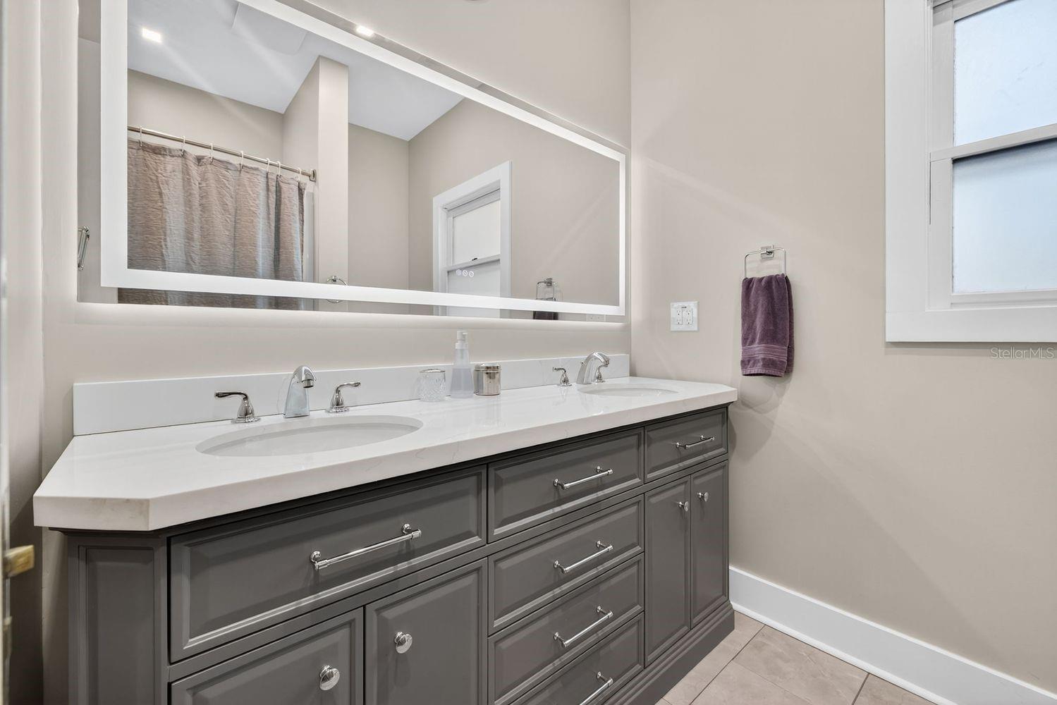 Full Bathroom - First Floor