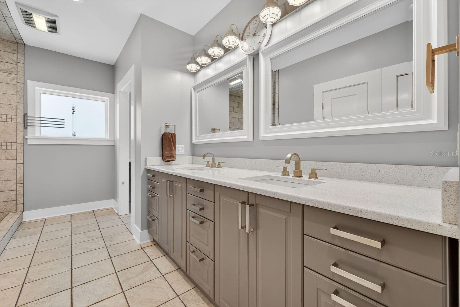 Primary Ensuite Bathroom with Dual Quartzite Vanity