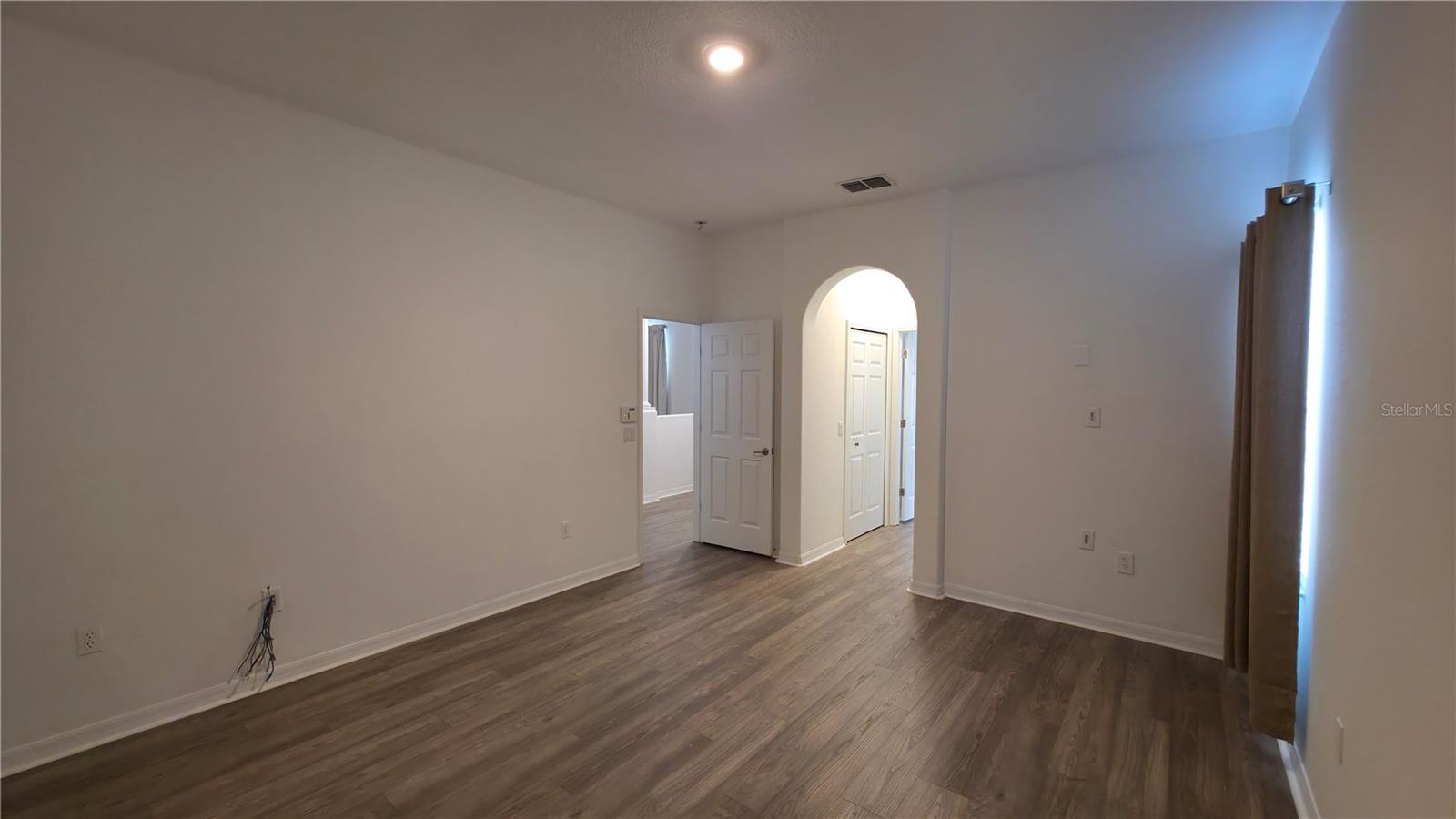 Main Bedroom-b