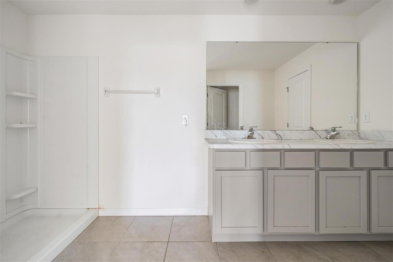 primary en-suite bath