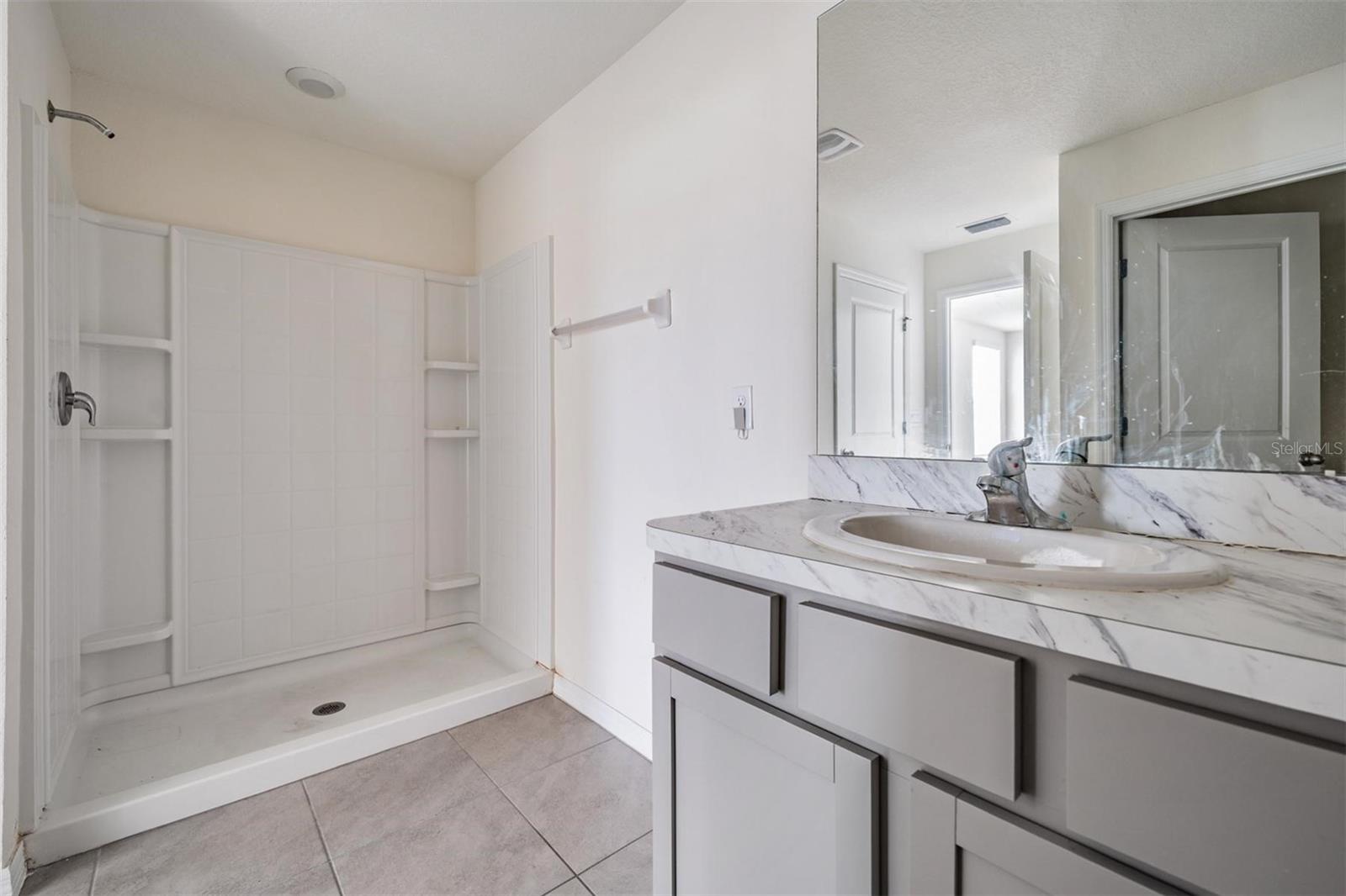 primary en-suite bath