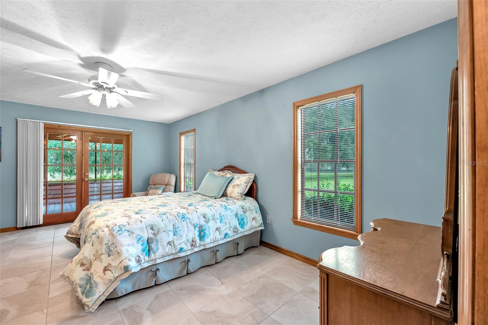 Wake up to sweeping lake views in the updated Owner’s suite