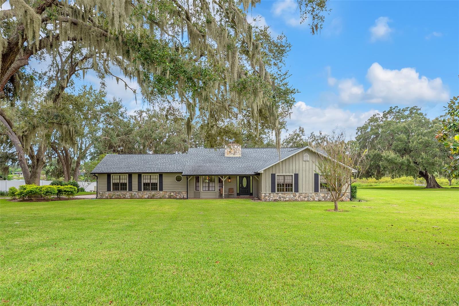 With no HOA fees or restrictive rules, you’re free to enjoy your land and lake your way.