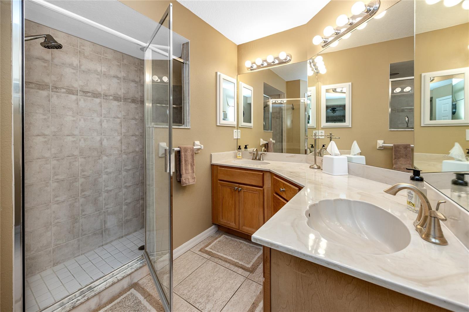 Ensuite bath on main floor