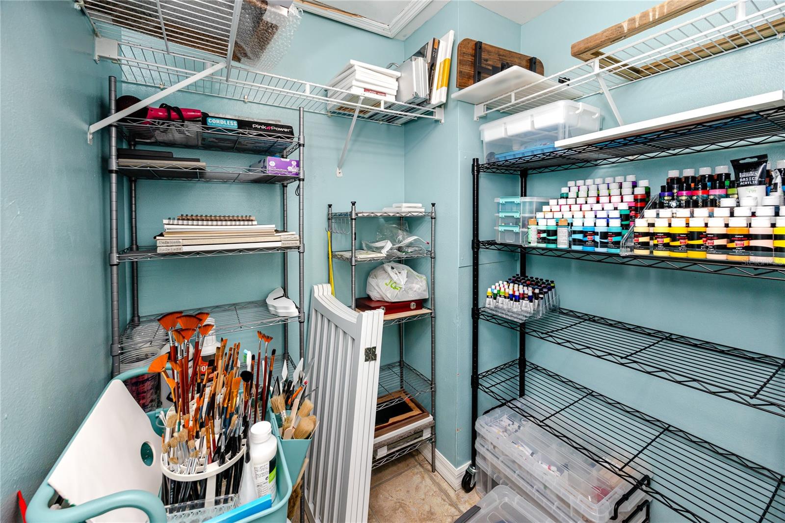 walk-in closet