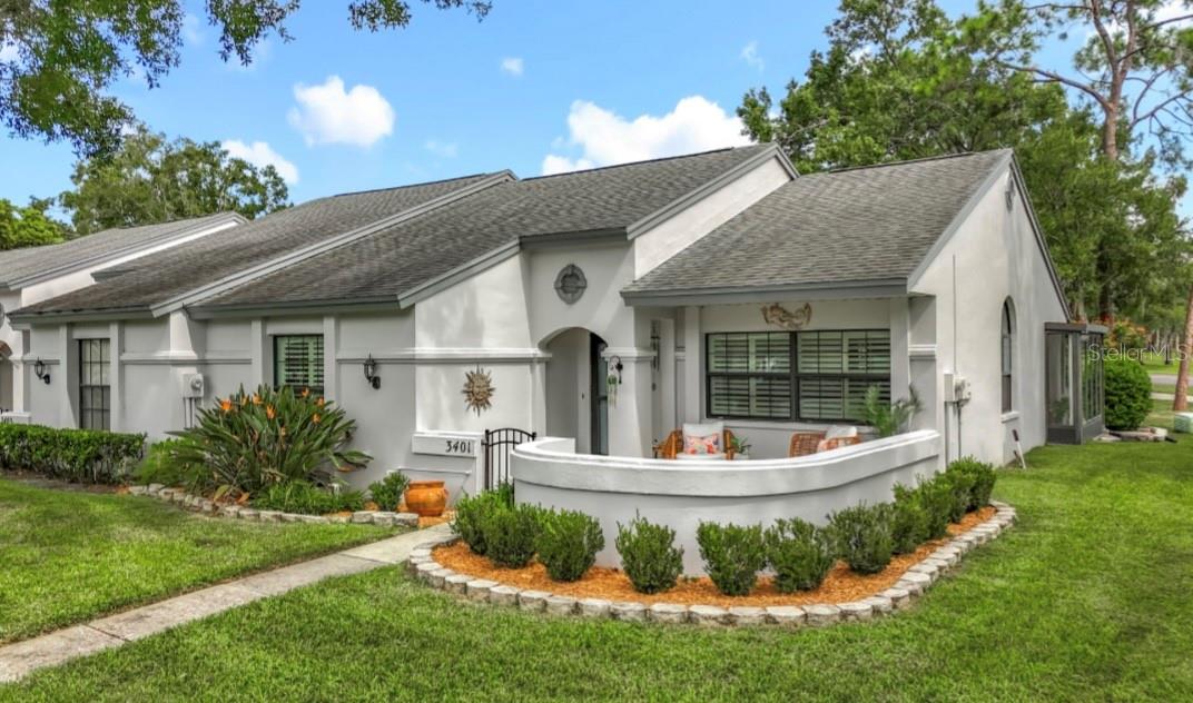 END UNIT VILLA WITH OVERSIZED LOT