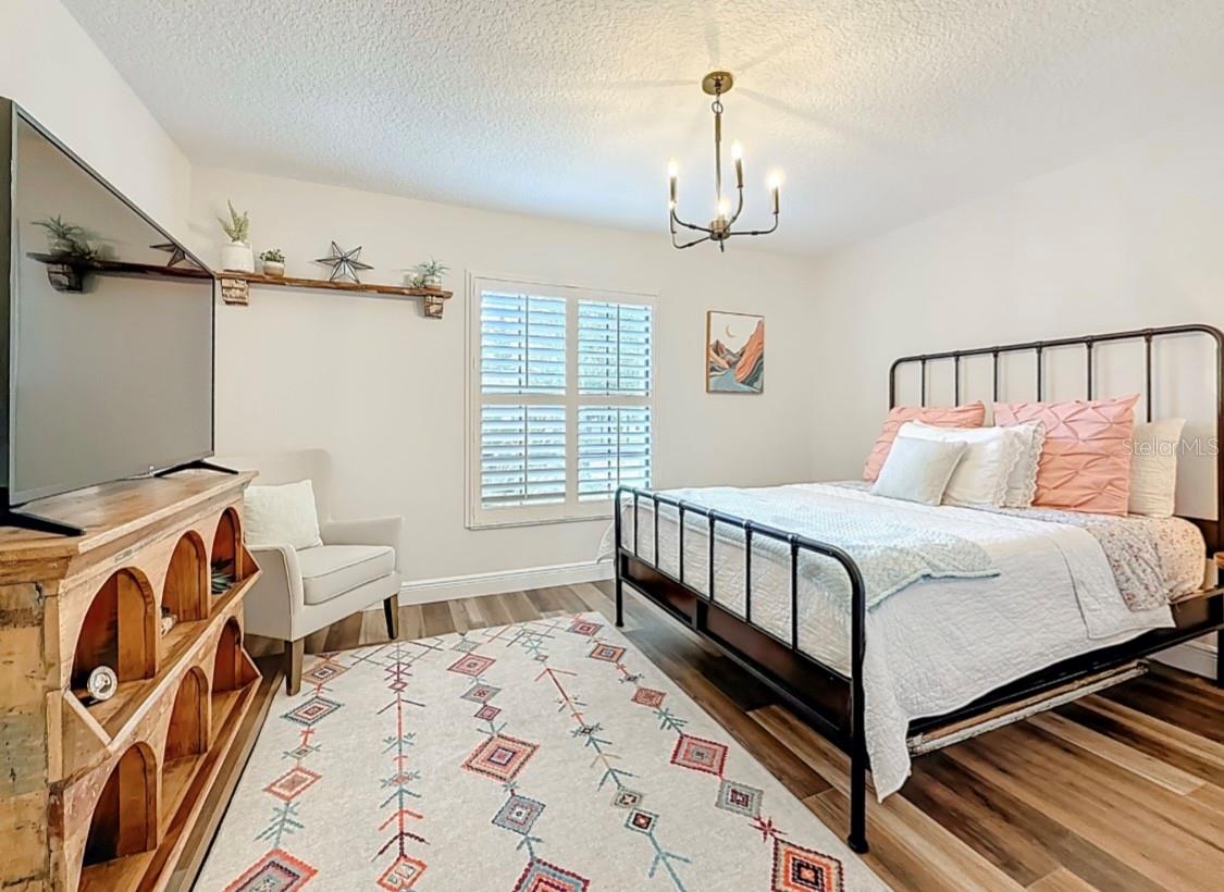BIG BEDROOMS