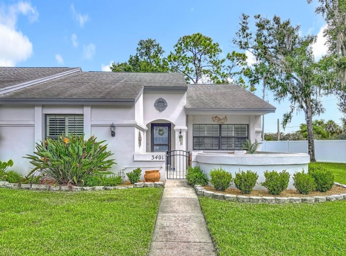 GREAT CURB APPEAL