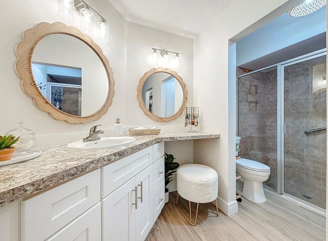 DOUBLE VANITY IN MAIN BATHROOM