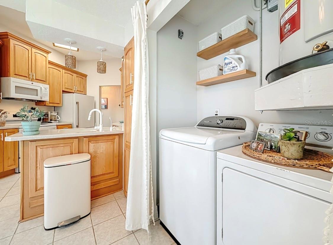 WASHER-DRYER (CONVAYS)