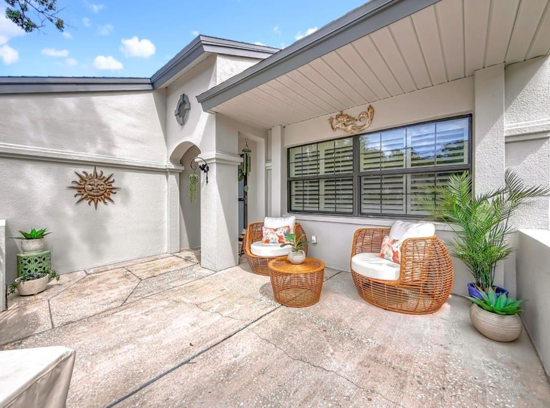 OUTDOOR SEATING AREA