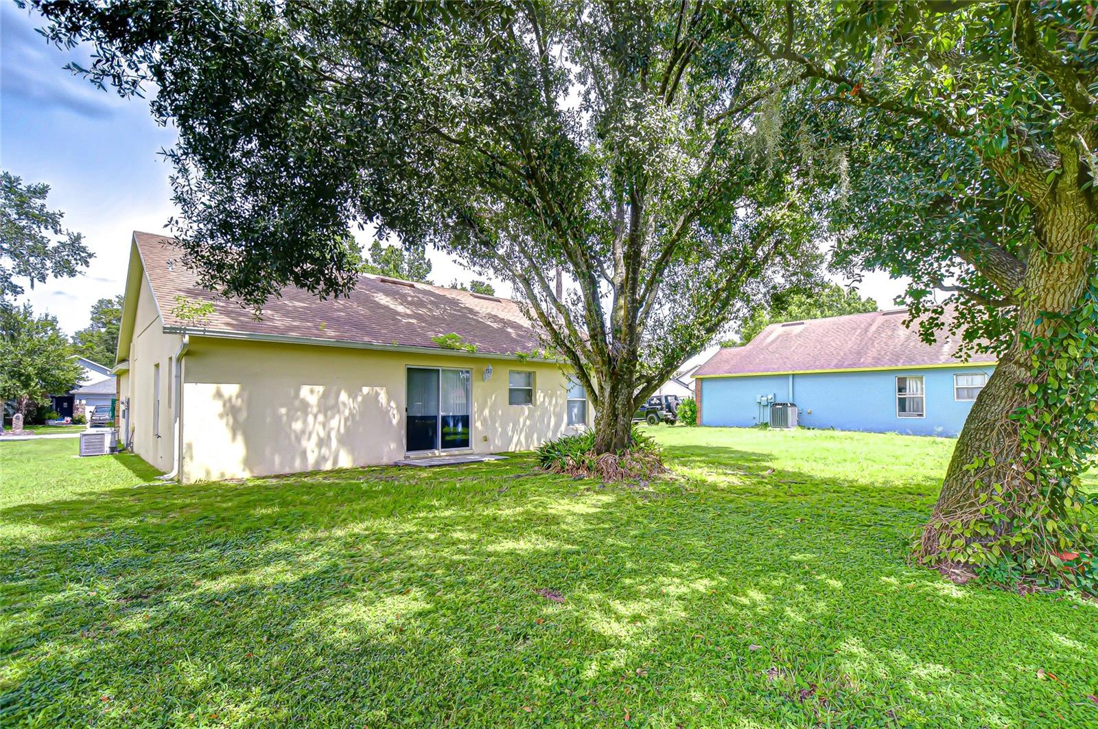Plenty of space to enjoy the backyard!