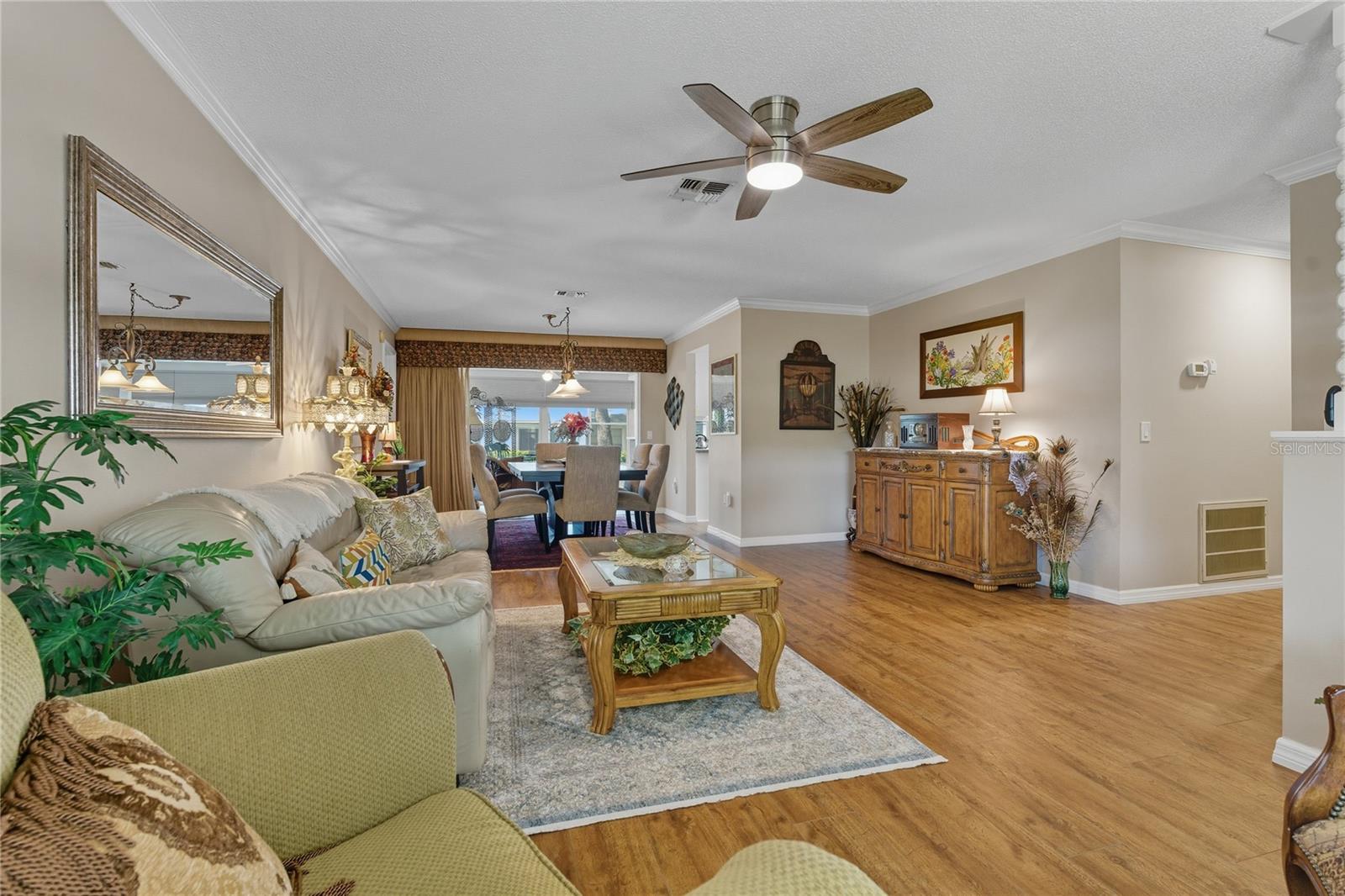 Living Room / Dining Room