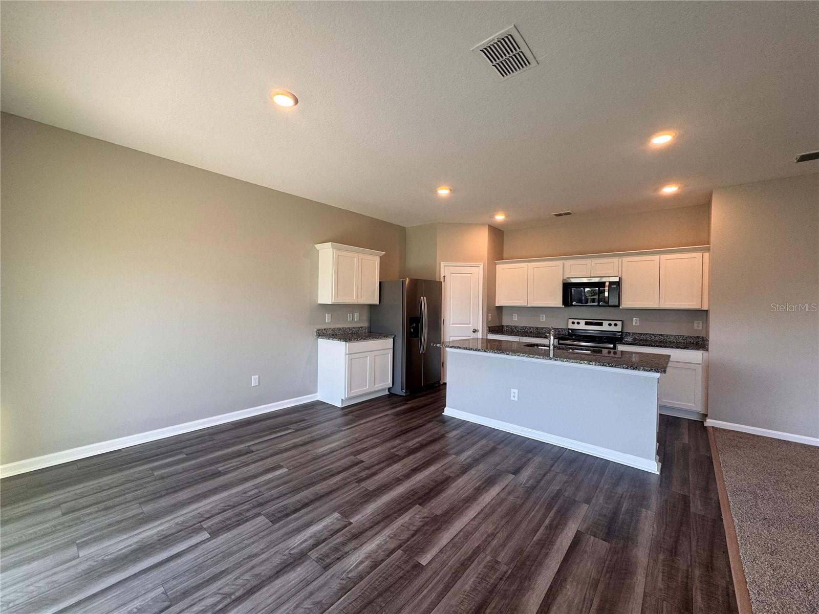 Dinette/Kitchen