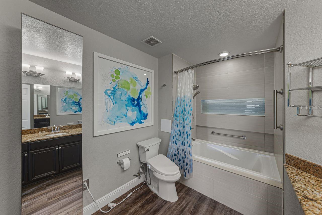 Primary  En-suite bathroom.