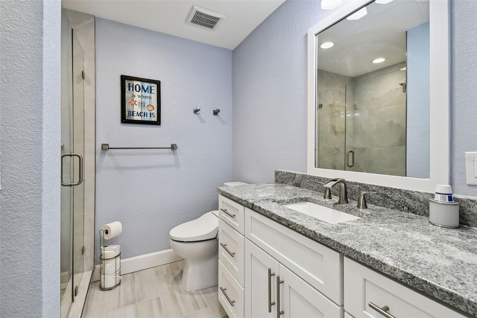 Guest bathroom.