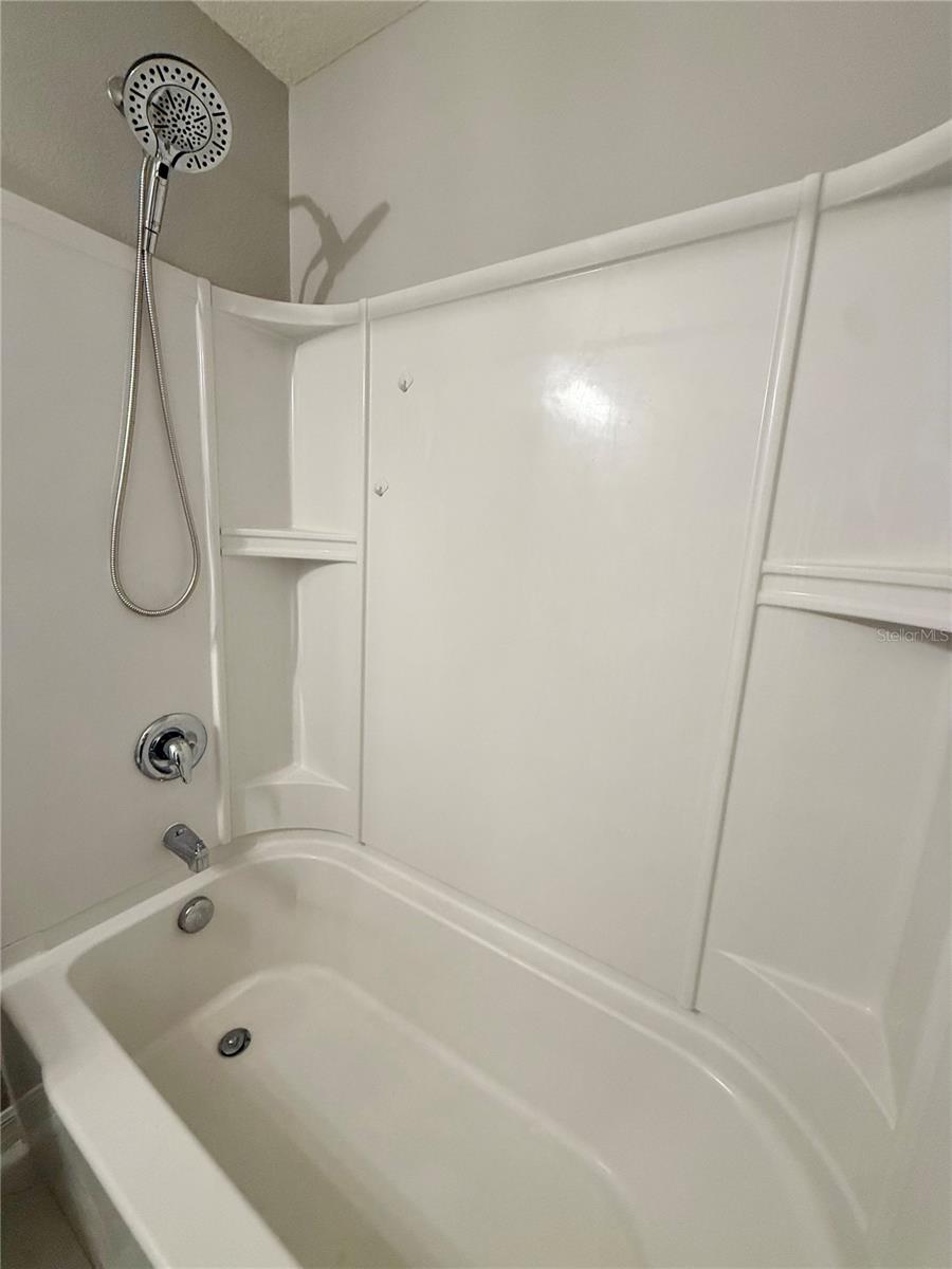 Guest bath - shower/tub combo
