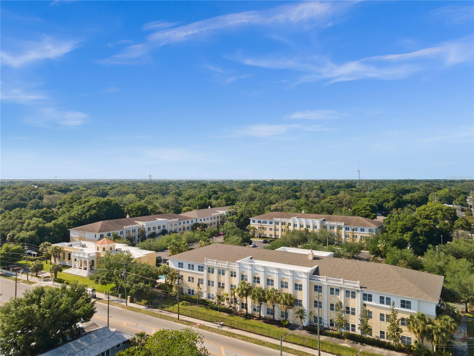 Centro Asturiano Hospital - Now Centro Place Apts