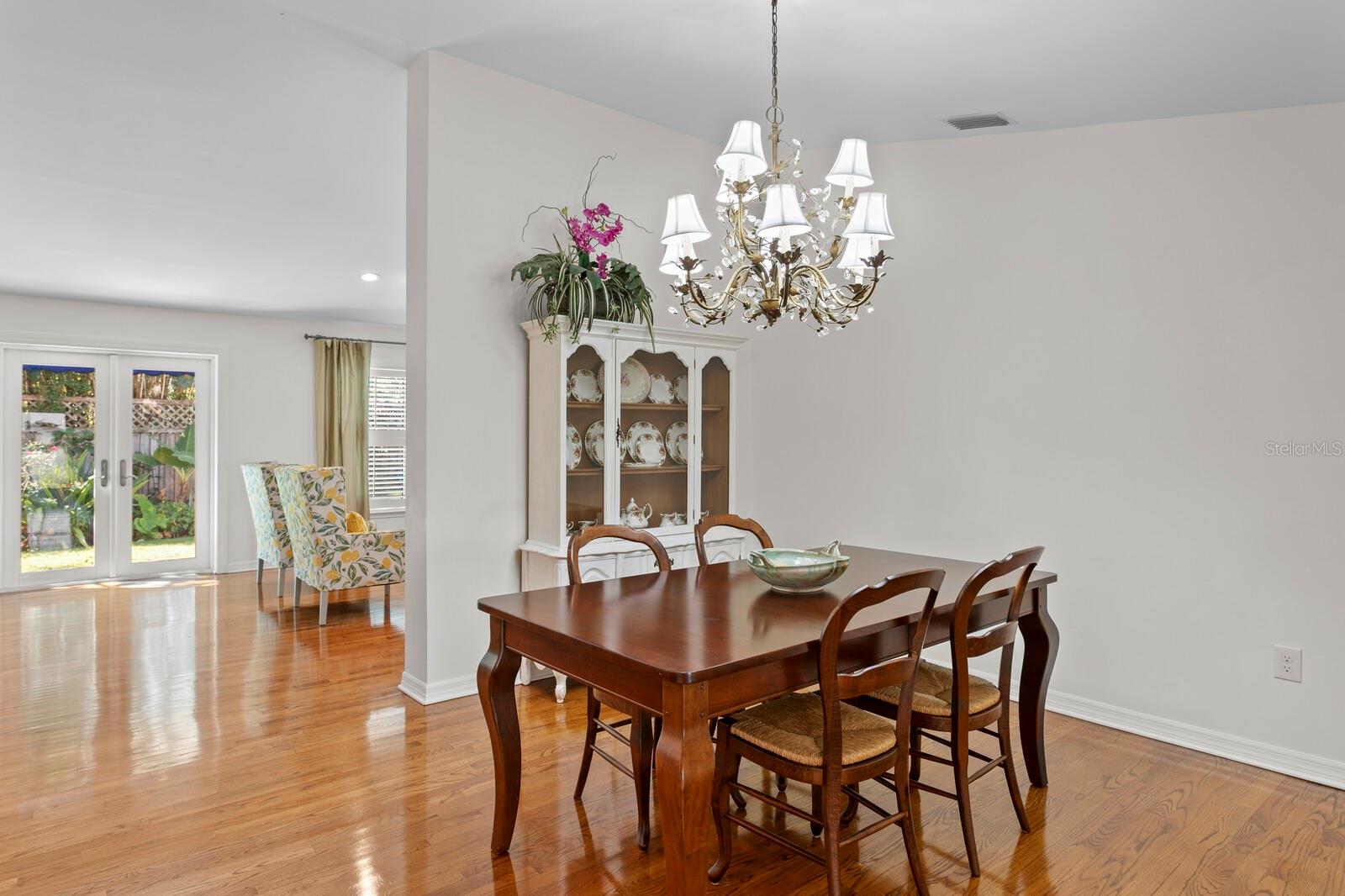 Dining room.