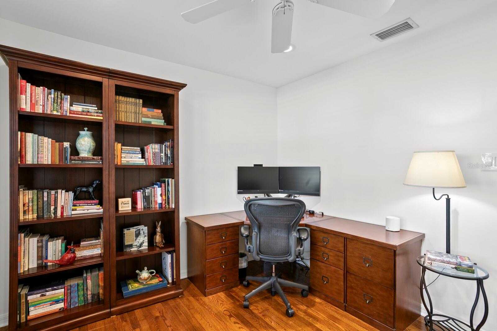 3rd bedroom/den/office/etc.