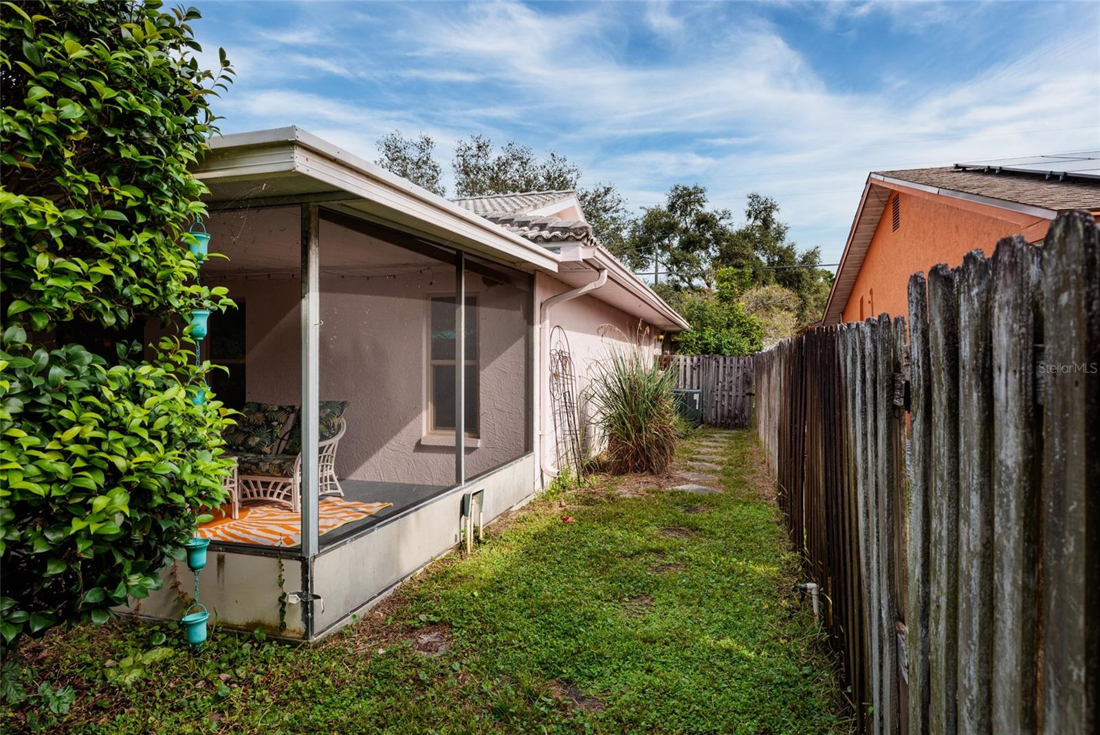 Sideyard (east side)