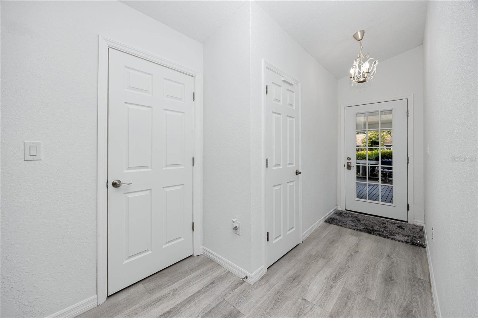 Private entrance from the porch to the apartment / ADU / mother-in-law suite.