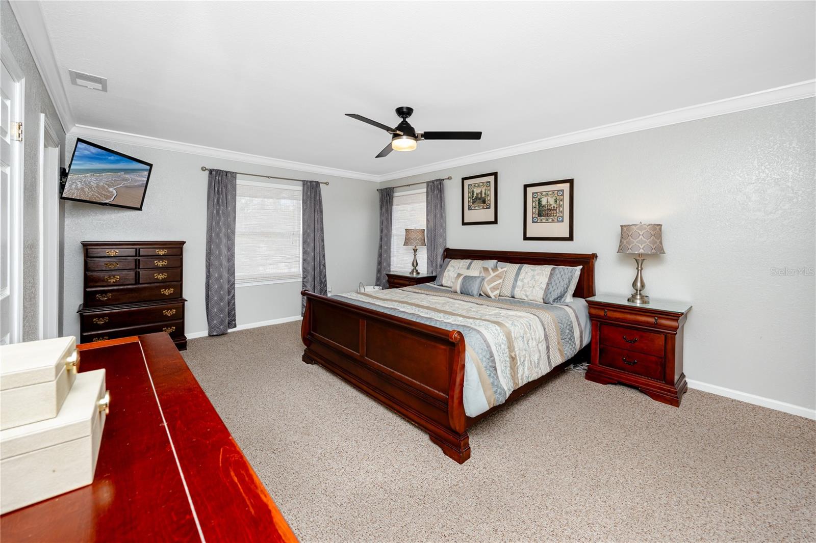 Extra large primary owner ensuite with king-sized bed.