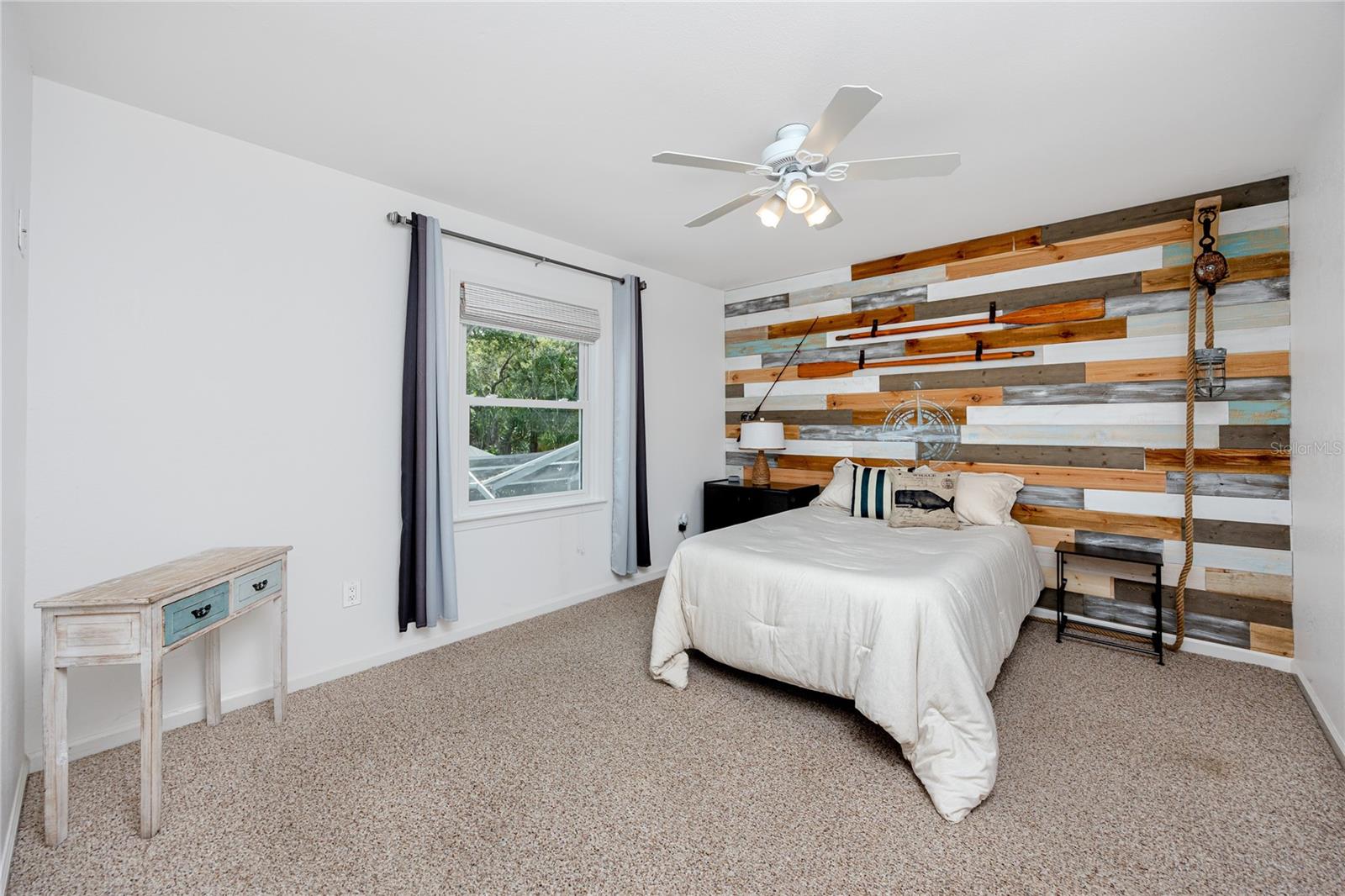 Upstairs guest bedroom