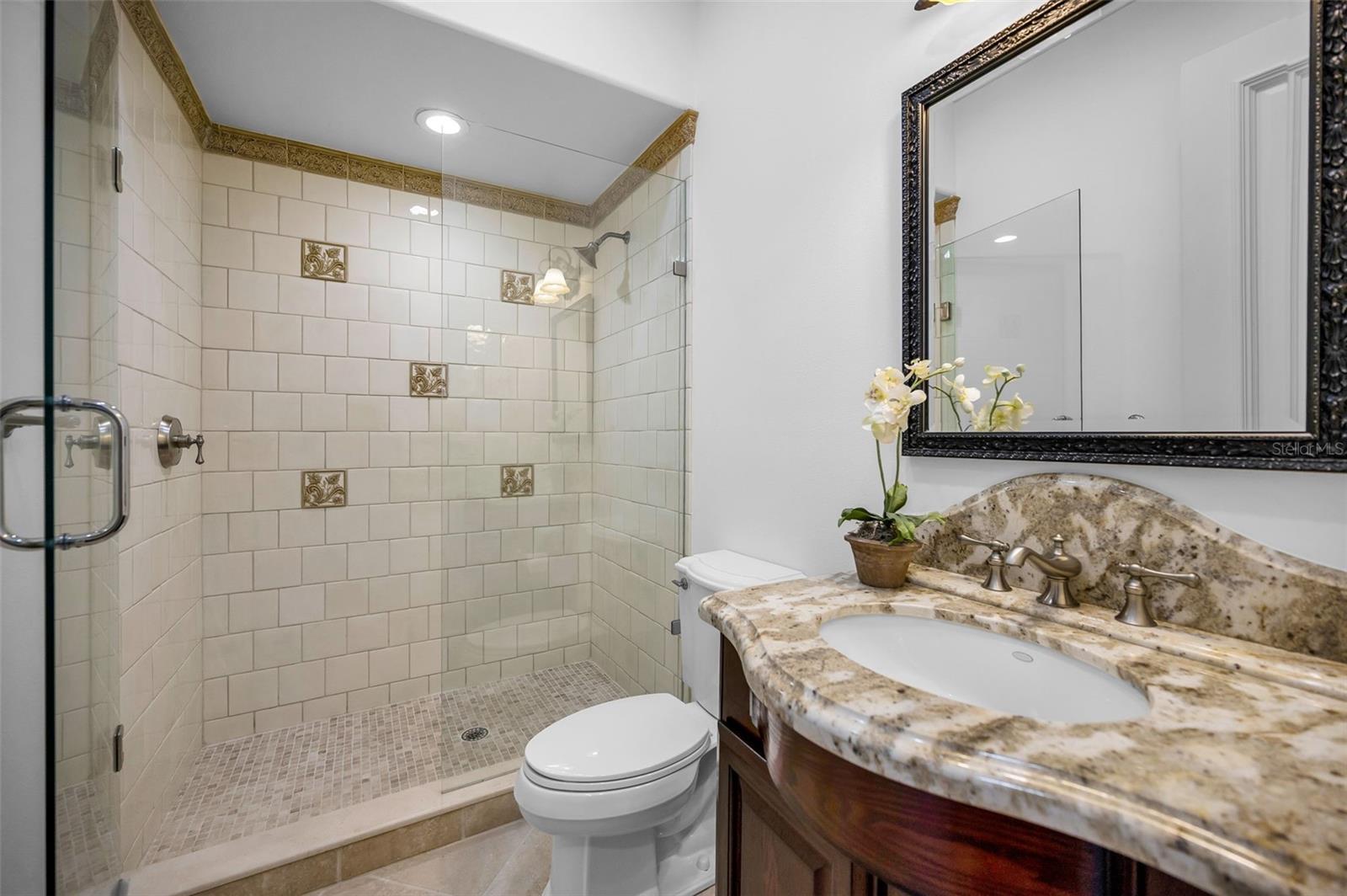 Full bath off of bonus room