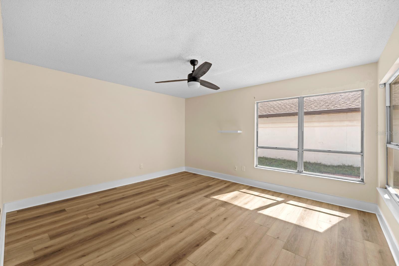 front bedroom / office