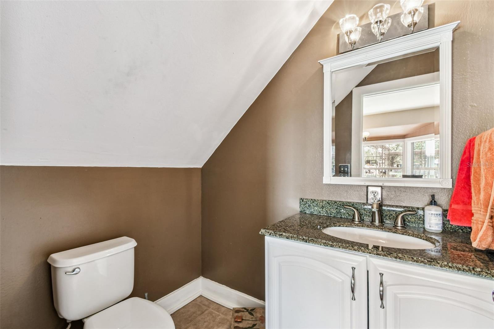 1/2 bath