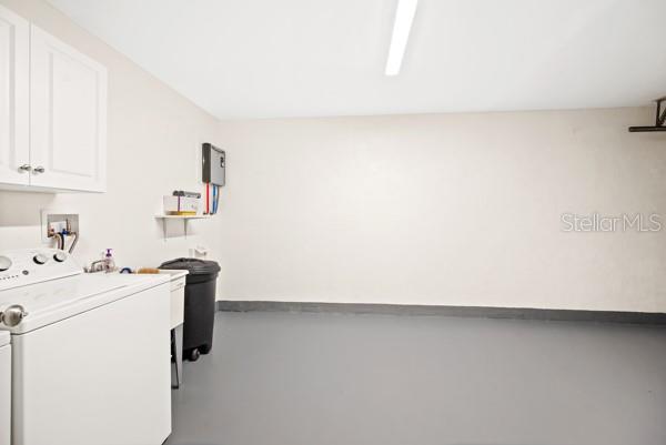 Garage with Washer/edryer