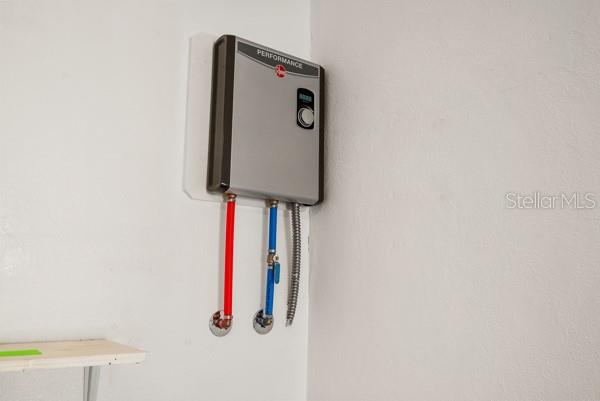 TANKLESS WATER HEATER
