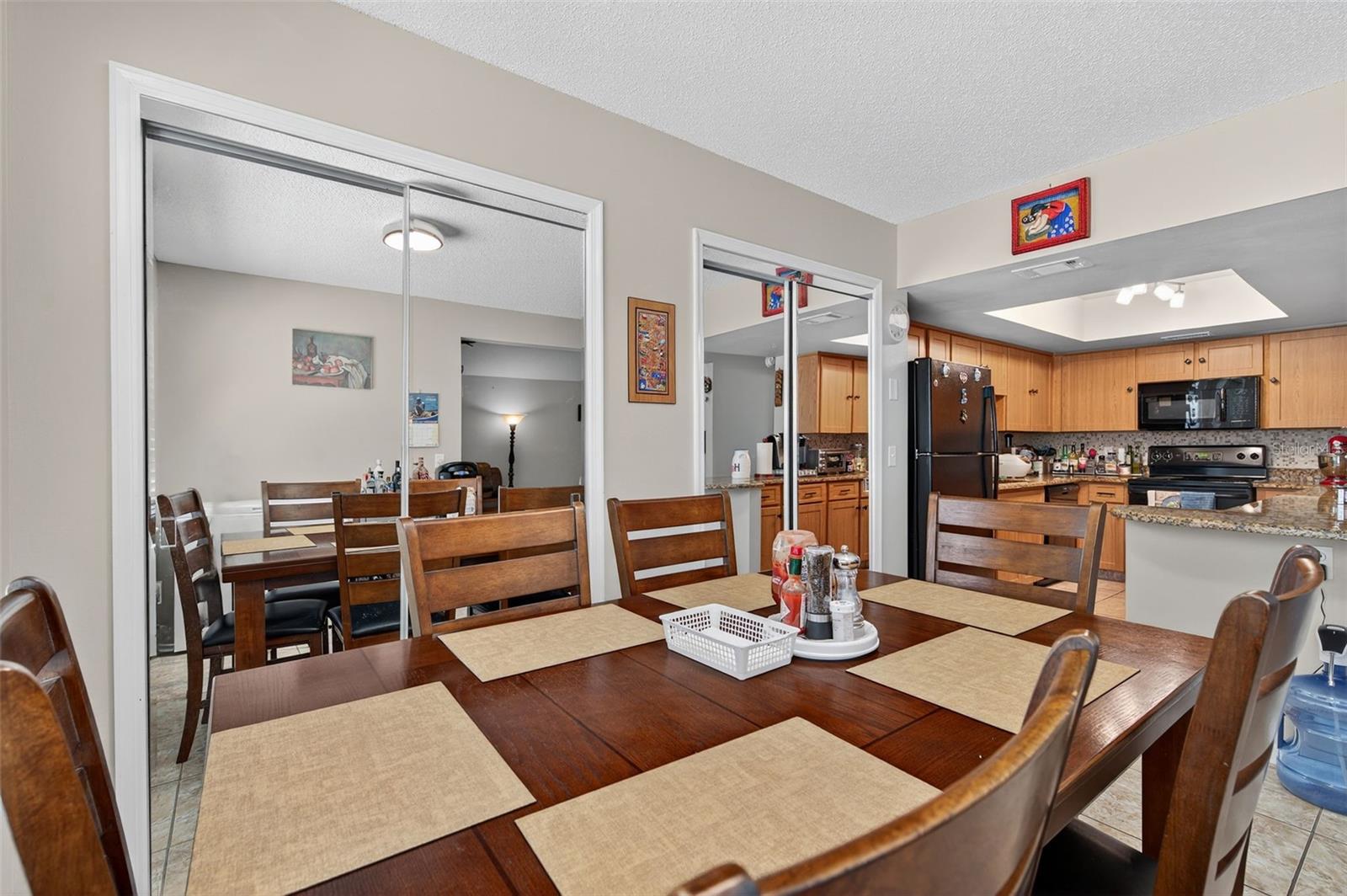 Dining Kitchen Area