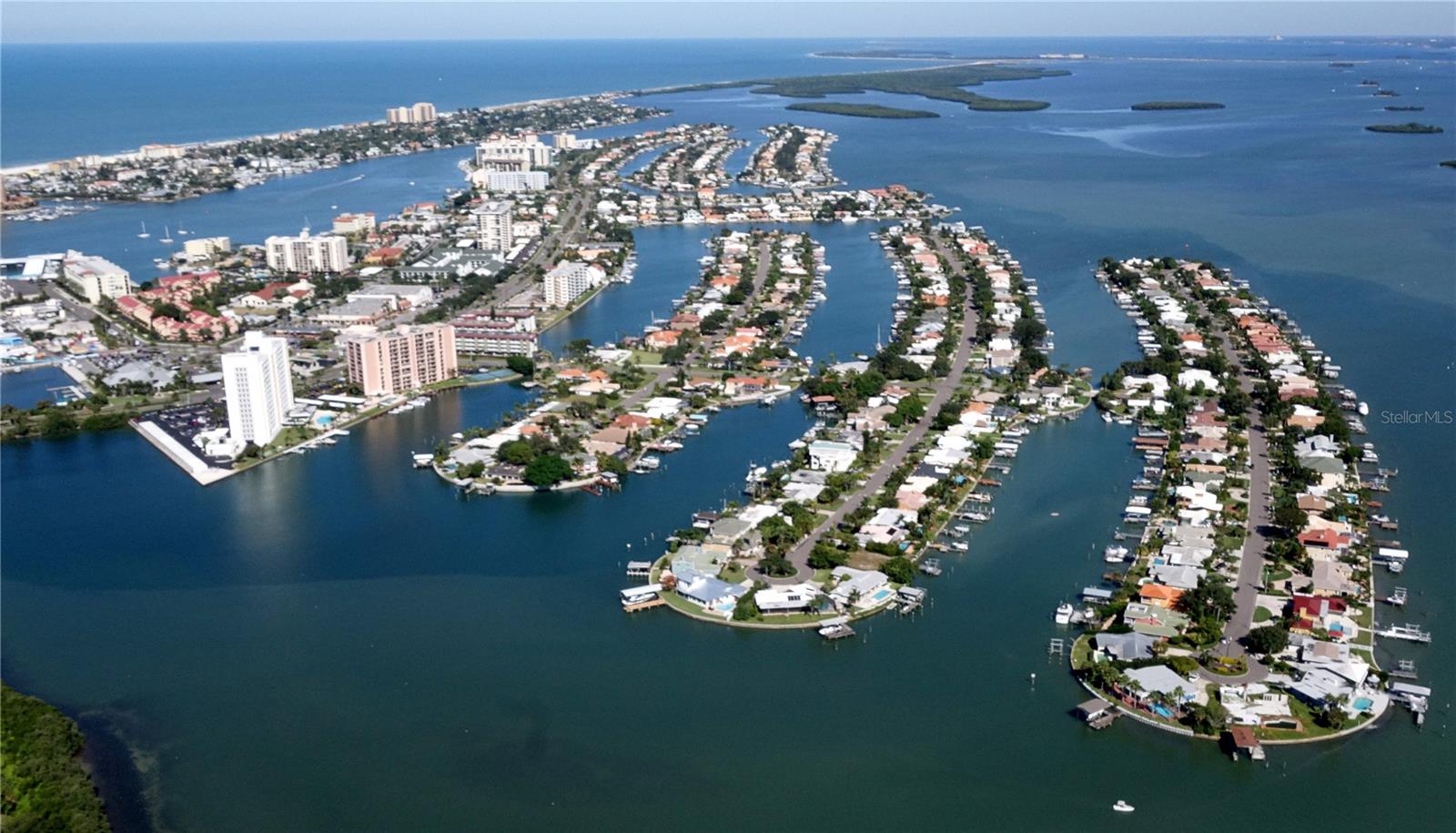 Island Estates a Self Contained Waterfront Community!