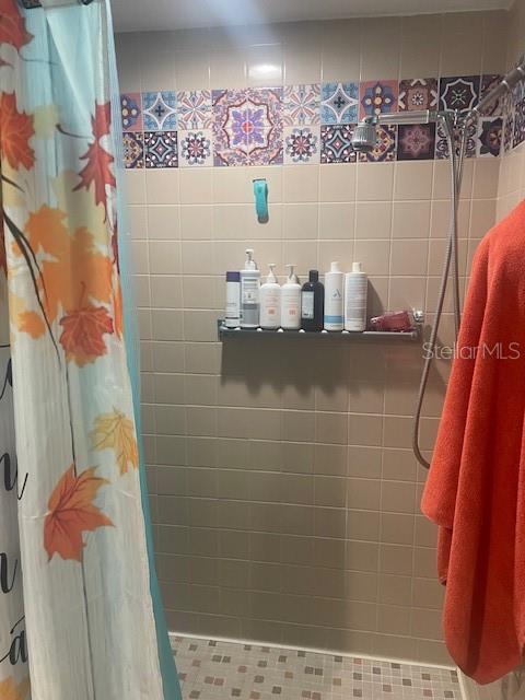 DOUBLE WALK-IN SHOWER