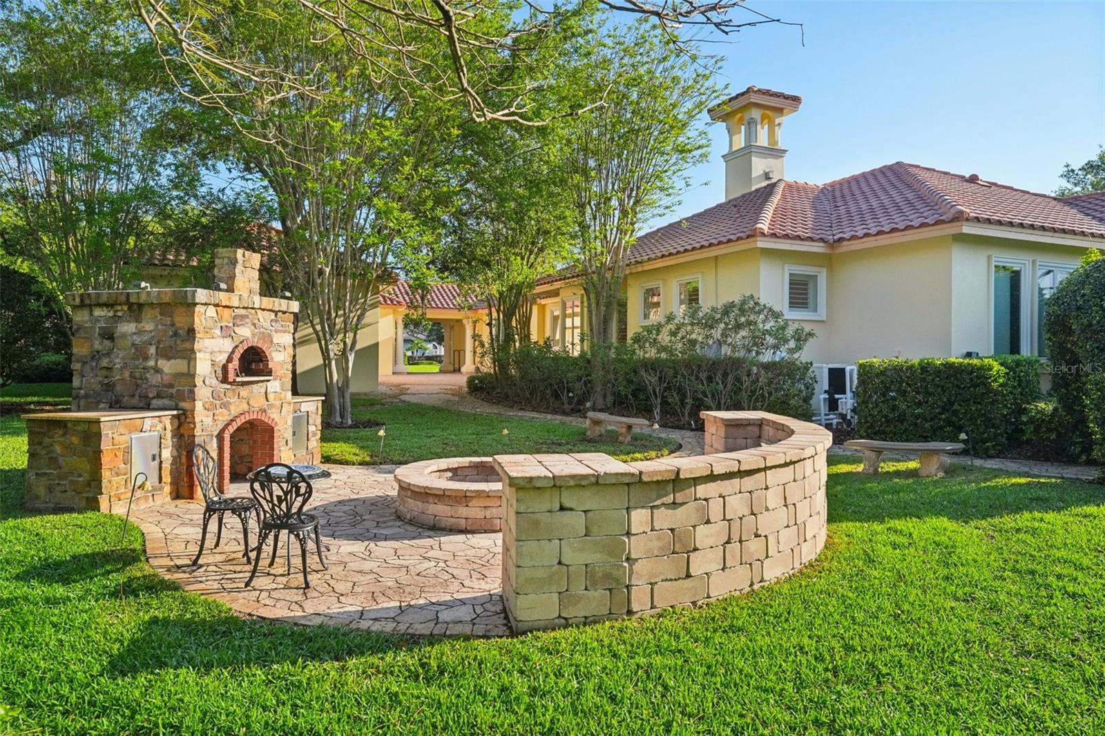 Fire Pit & Wood-fired Pizza Oven