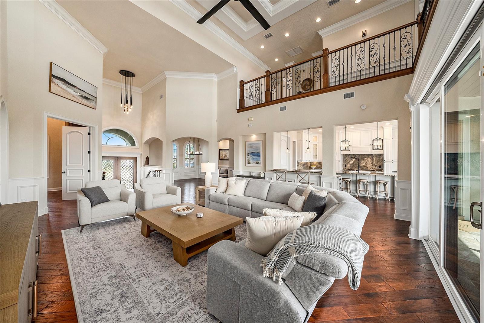 Family Room - 231 Midway Island, Clearwater FL 33767