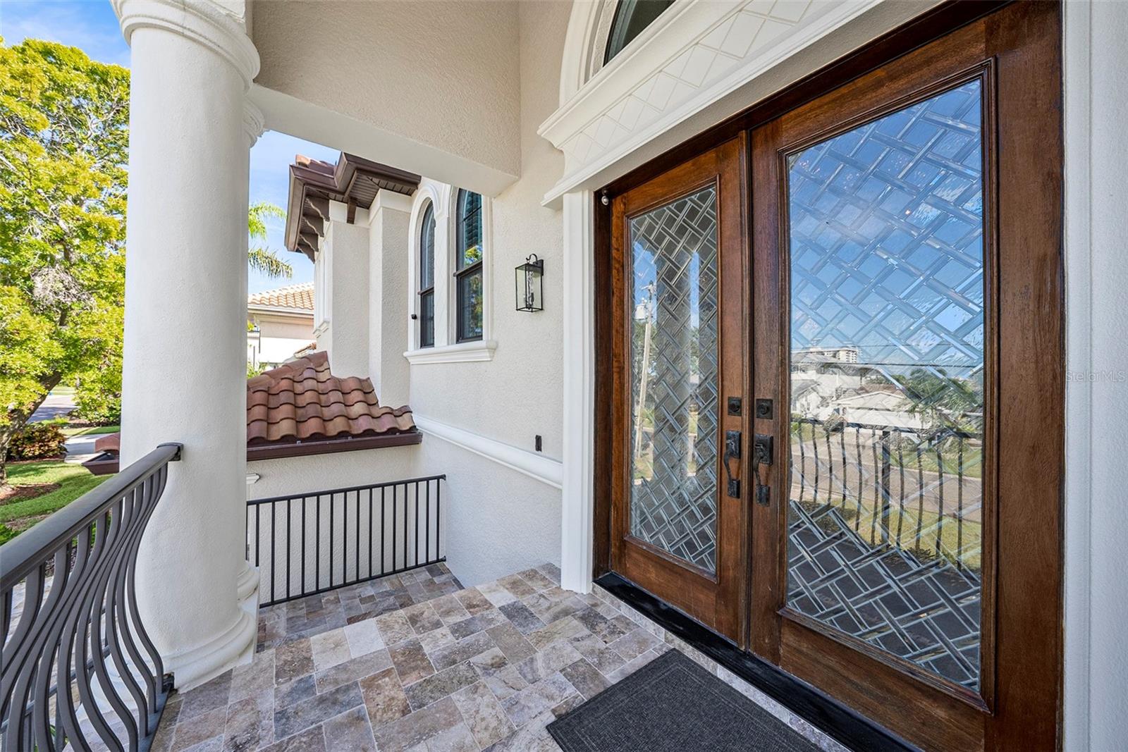 Entry - 231 Midway Island, Clearwater FL 33767