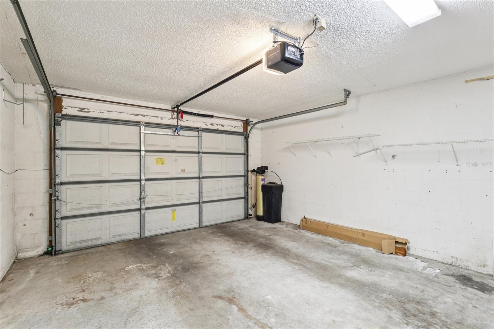 1 Car Garage with water softener