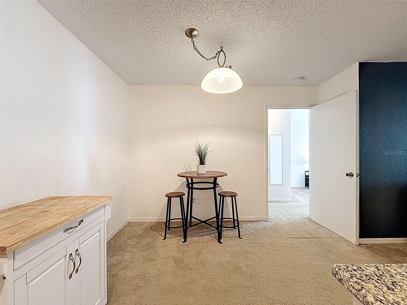 Kitchen/ Dining Room