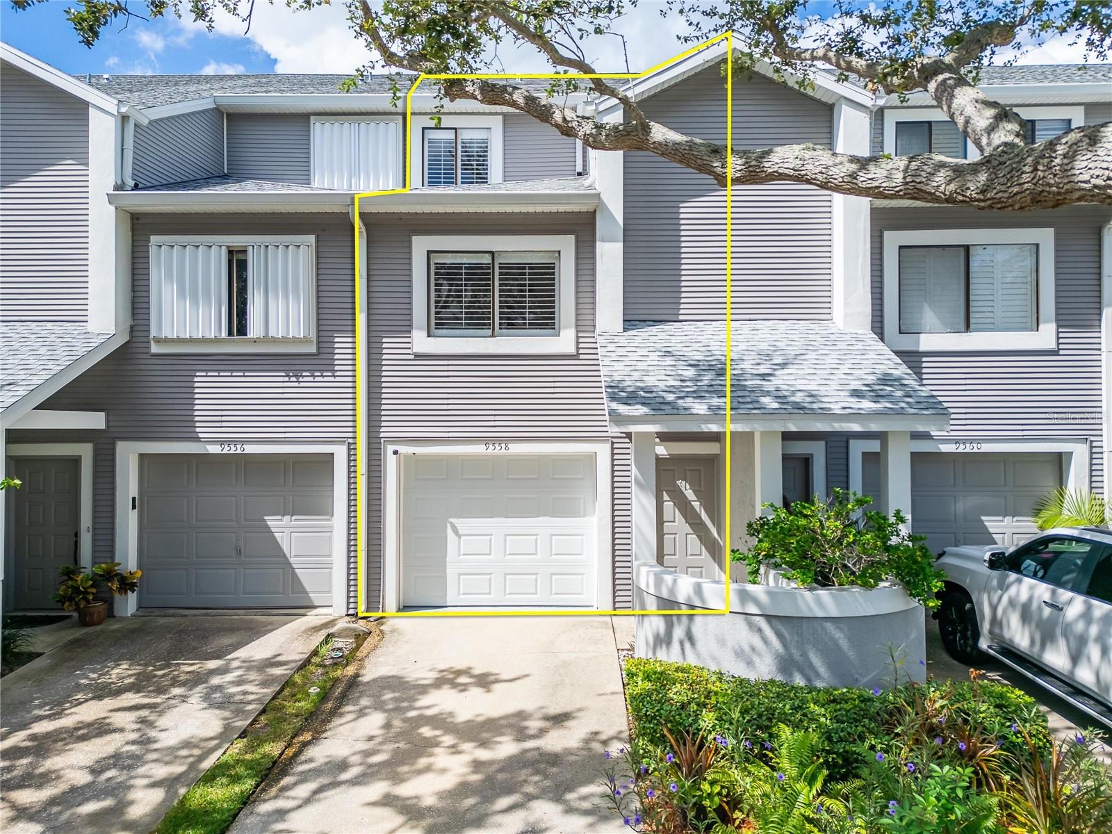 9558 Tara Cay Ct
