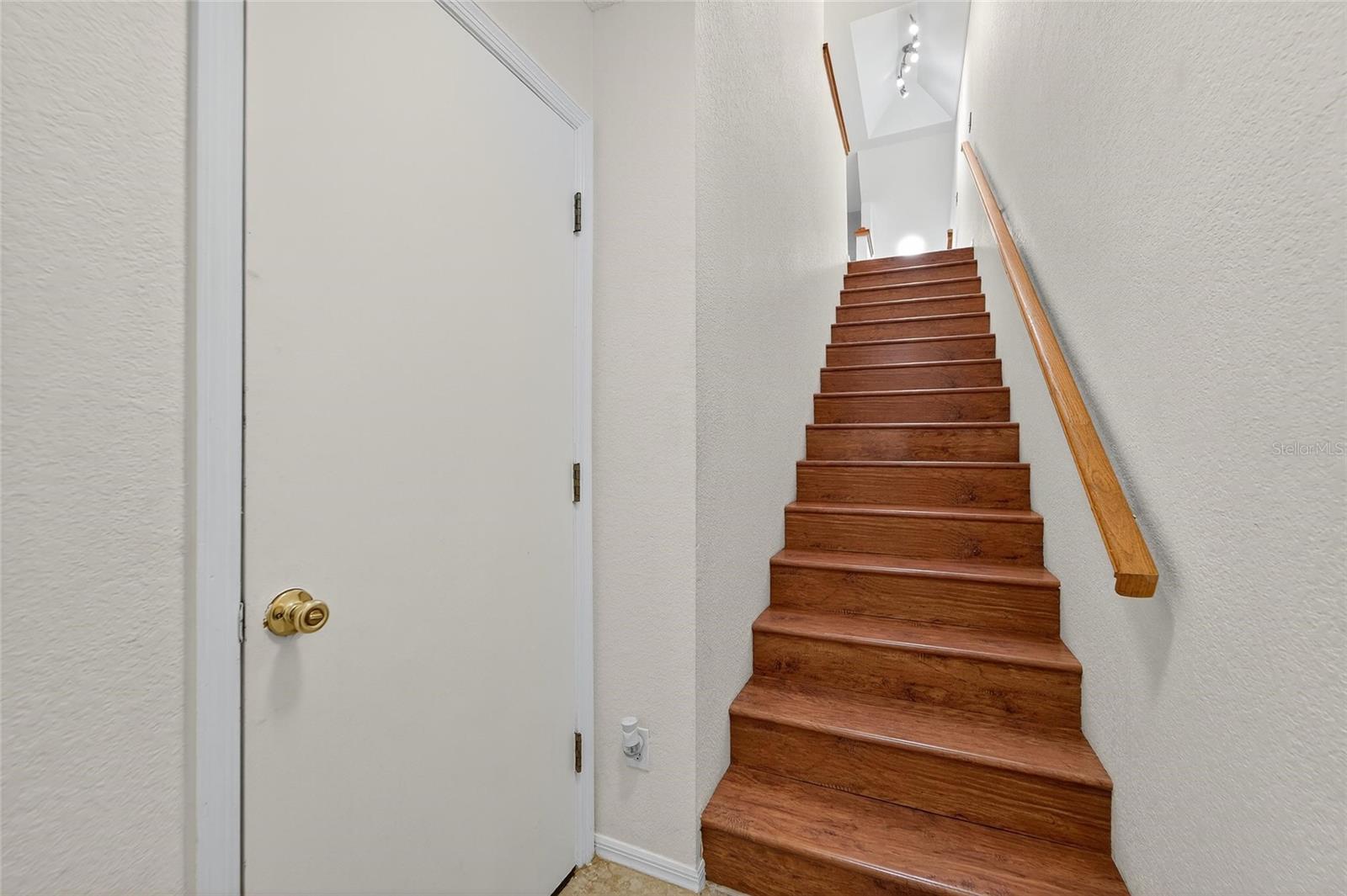 Ground level stairs to the main living area