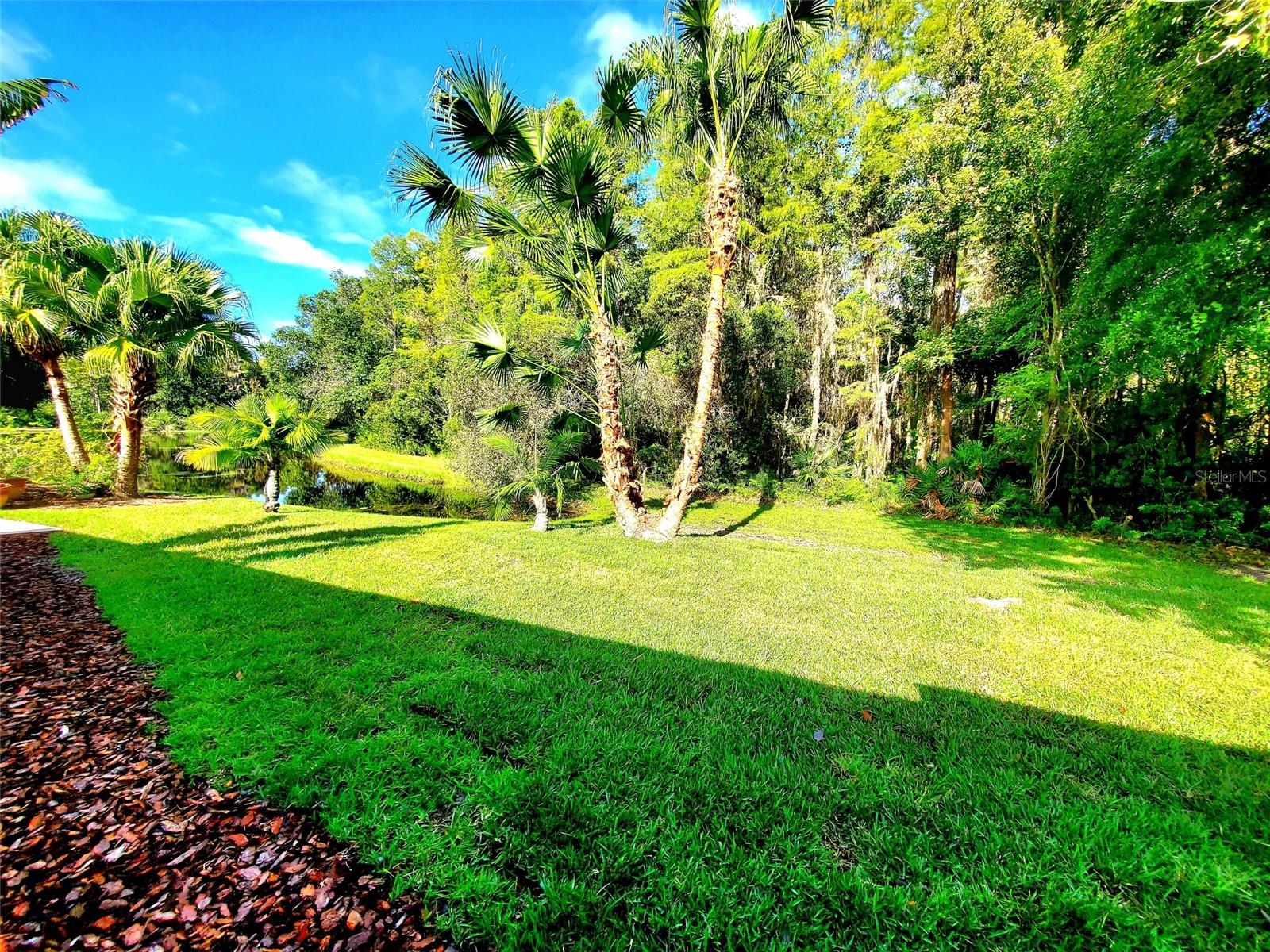PRIVATE YARD