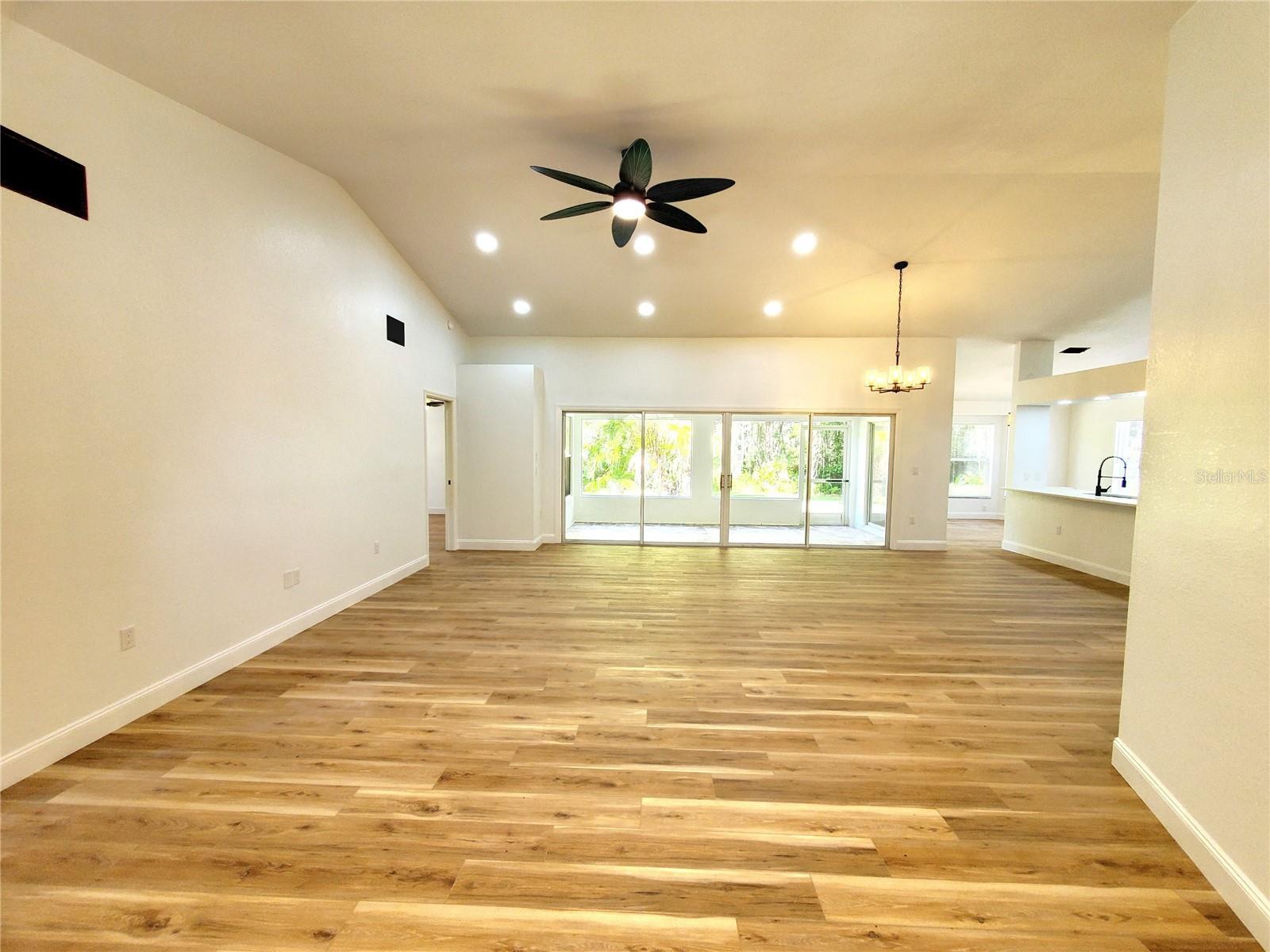 OPEN FLOOR PLAN